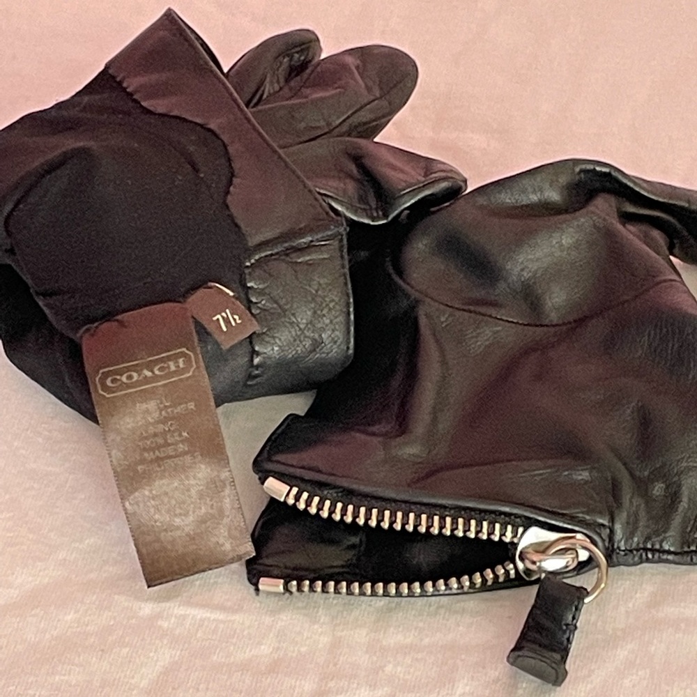 Coach gloves
